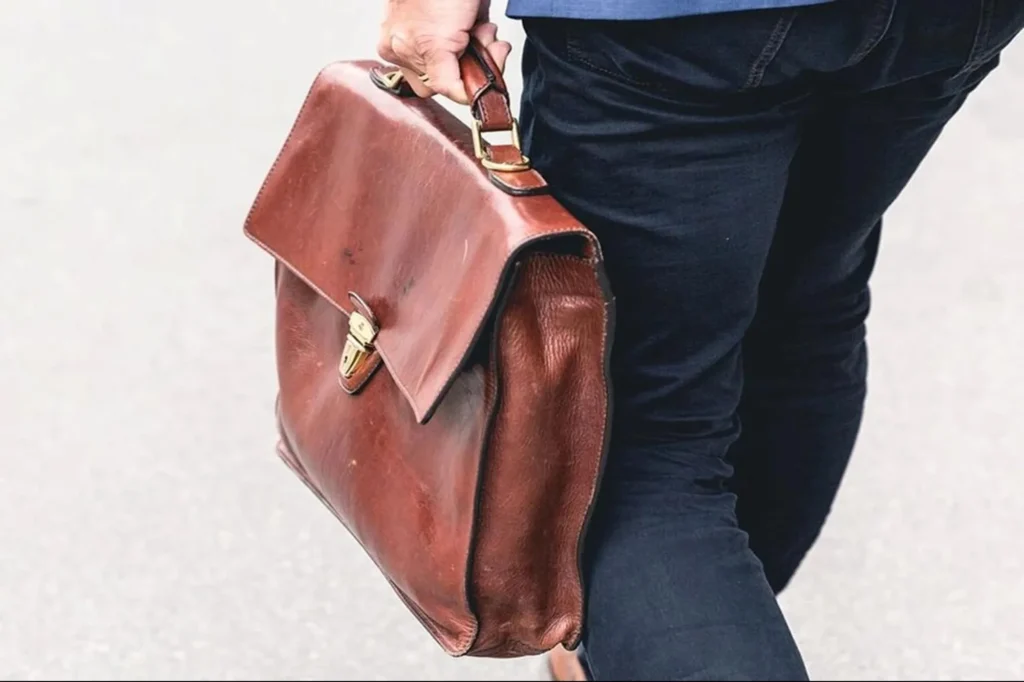 A Multitasking App That Builds Your Websites and Runs Your Business for Less Than 0