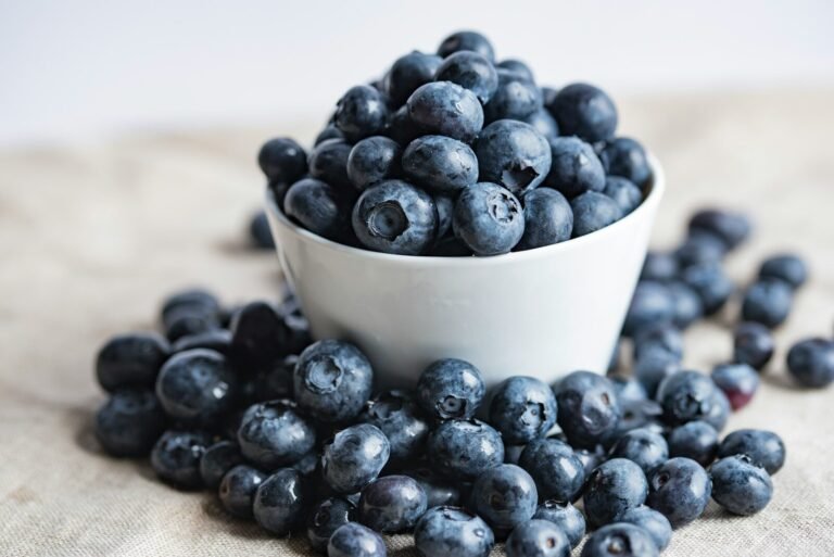 Freeze-dried blueberries